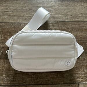Lululemon Everywhere Belt Bag *Wunder Puff